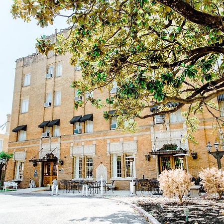 ניו בראונפלס The Faust Hotel מראה חיצוני תמונה