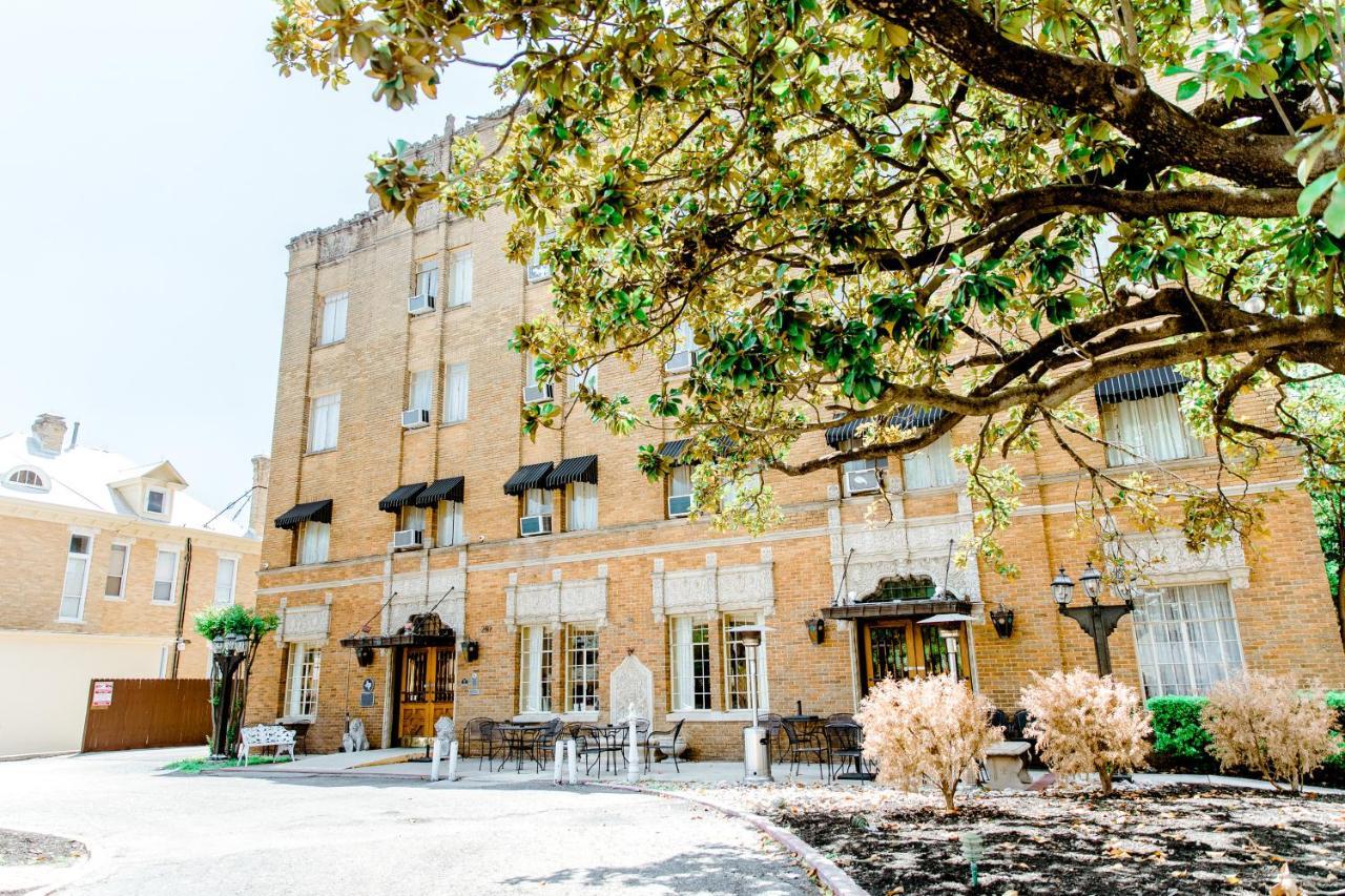 ניו בראונפלס The Faust Hotel מראה חיצוני תמונה