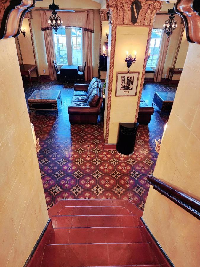 ניו בראונפלס The Faust Hotel מראה חיצוני תמונה