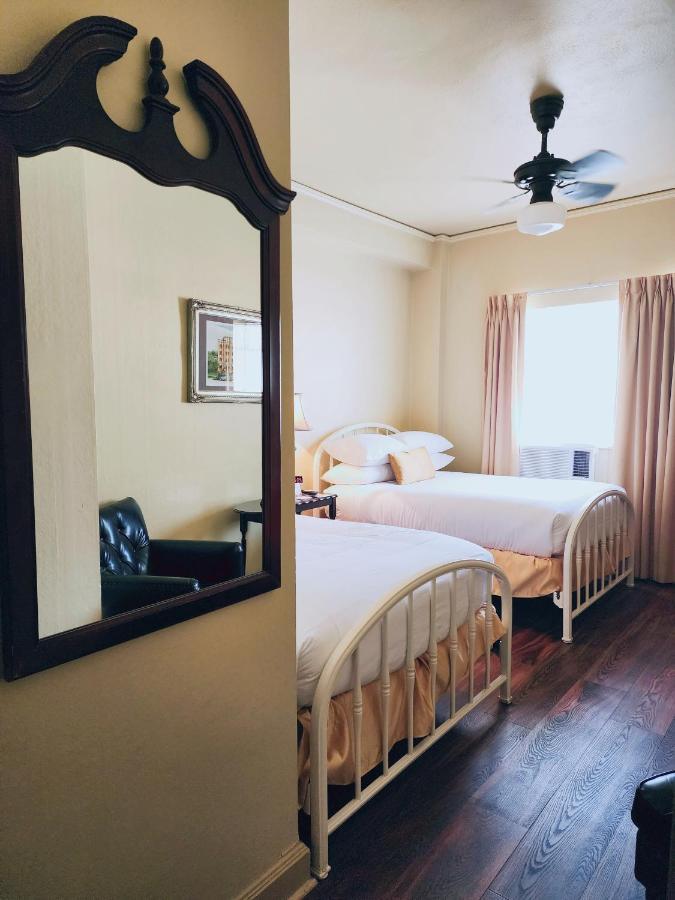ניו בראונפלס The Faust Hotel מראה חיצוני תמונה